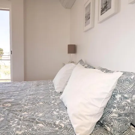 #008 T2 Tenis By Holidays *