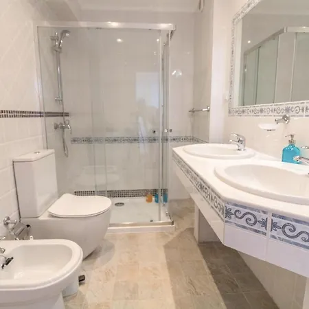 #008 T2 Tenis By Holidays アルブフェイラ